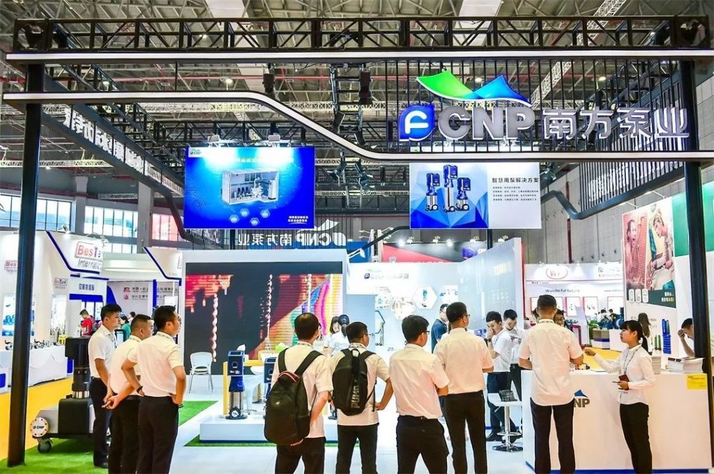 總理帶頭喝“下水道水”，新加坡為何被逼至如此？-