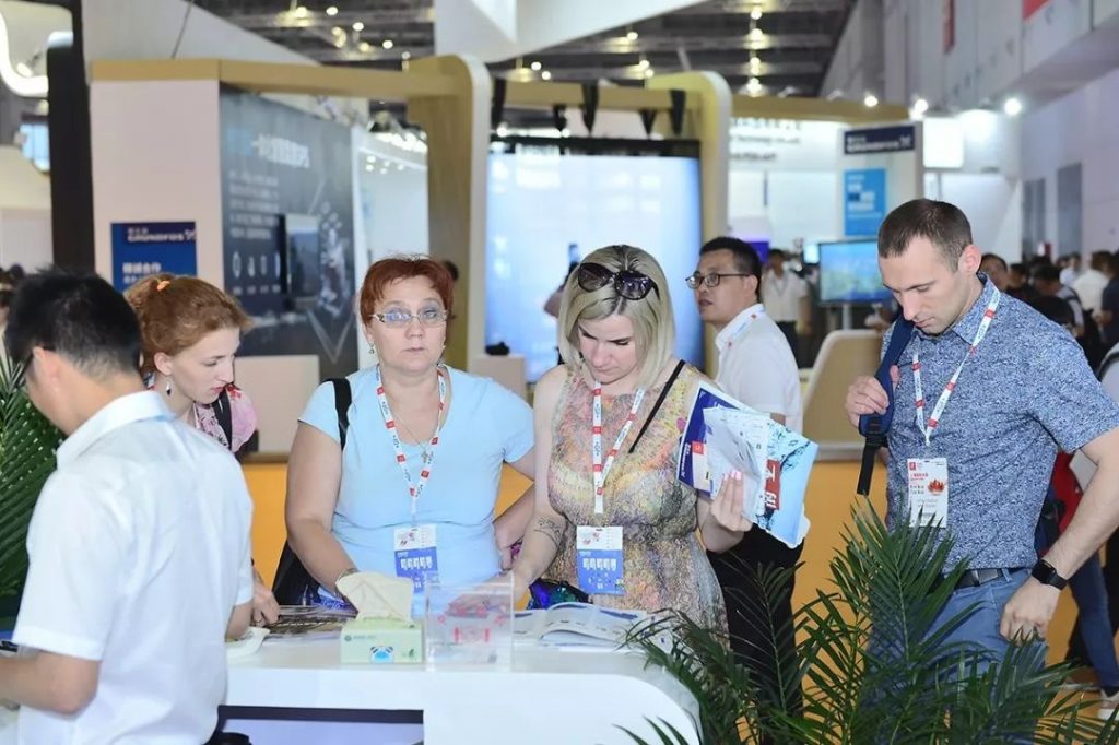 總理帶頭喝“下水道水”，新加坡為何被逼至如此？-